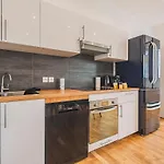 Stuart Elegance With Cathedral View, Ideal For Families *