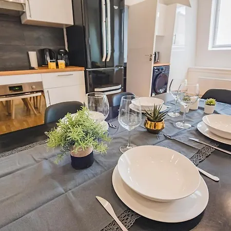 Stuart Elegance With Cathedral View, Ideal For Families Διαμέρισμα Ρενς