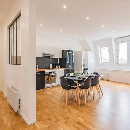 Stuart Elegance With Cathedral View, Ideal For Families * Reims