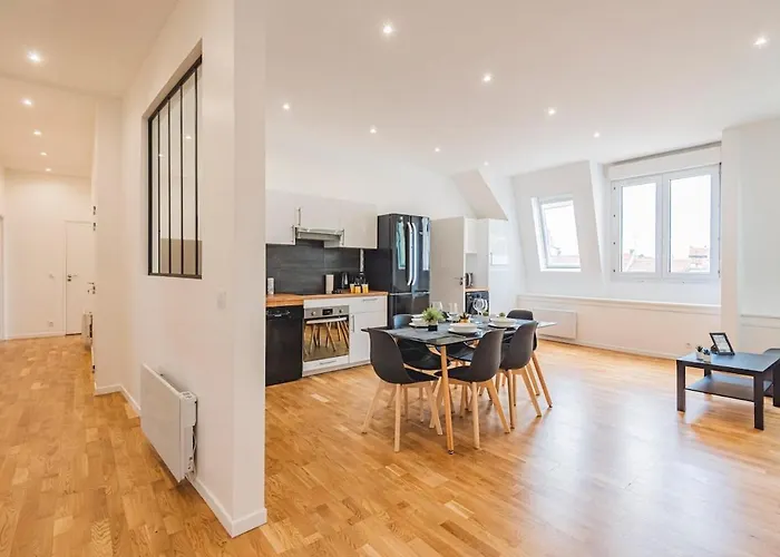 Stuart Elegance With Cathedral View, Ideal For Families * Reims