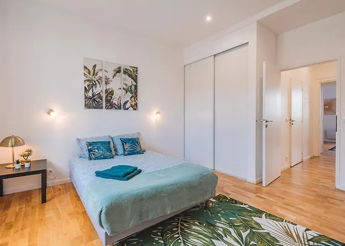 Stuart Elegance With Cathedral View, Ideal For Families * Reims